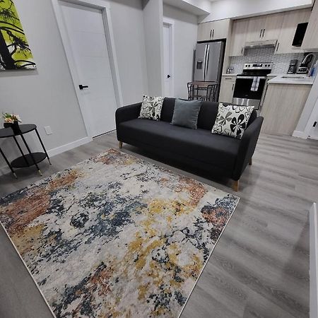 Luxury Suite In Calgary Nw Экстерьер фото