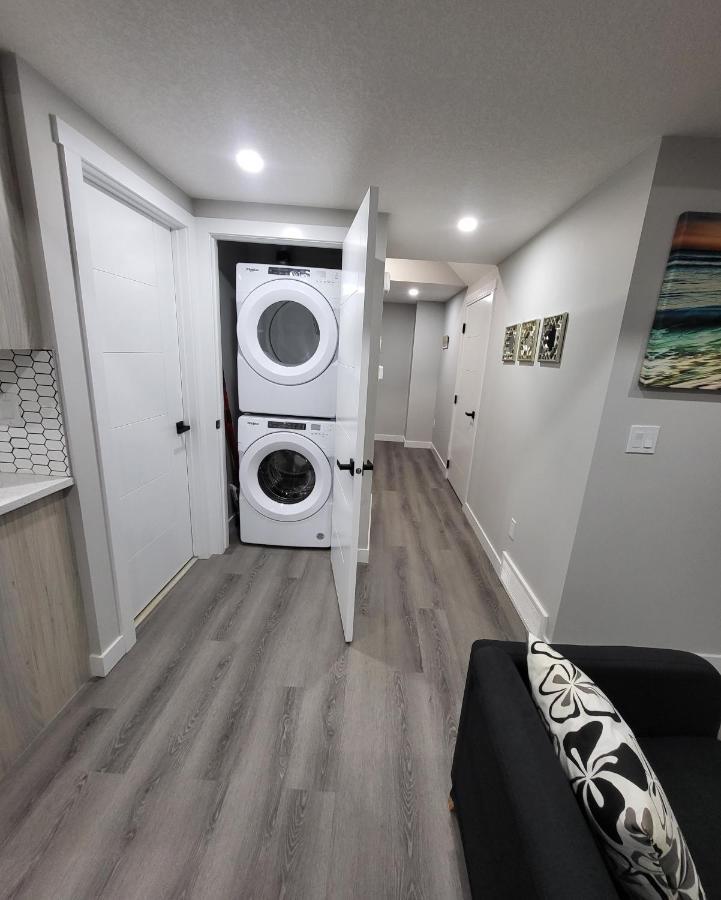 Luxury Suite In Calgary Nw Экстерьер фото