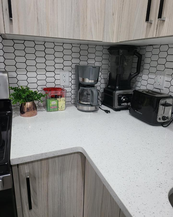 Luxury Suite In Calgary Nw Экстерьер фото